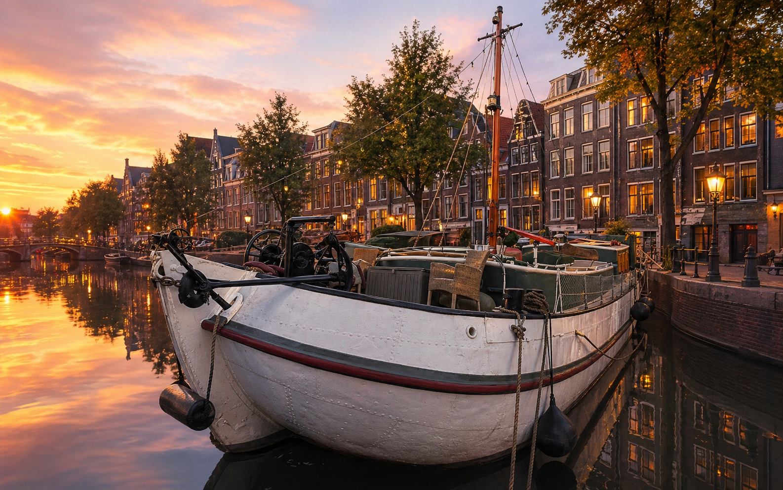 Dawn on the canal